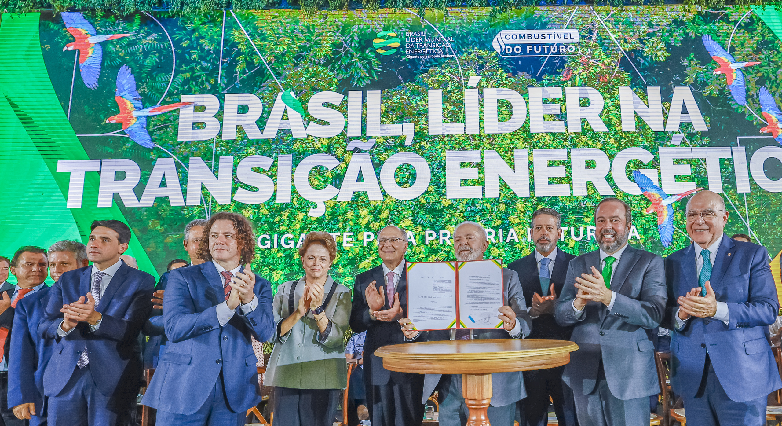 Fuel of the Future Law: Brazil takes the lead in the energy transition